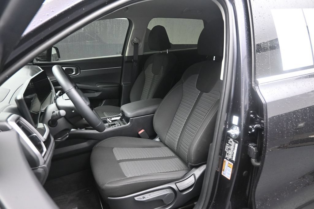 Used 2026 Kia Sorento LX FWD image 17