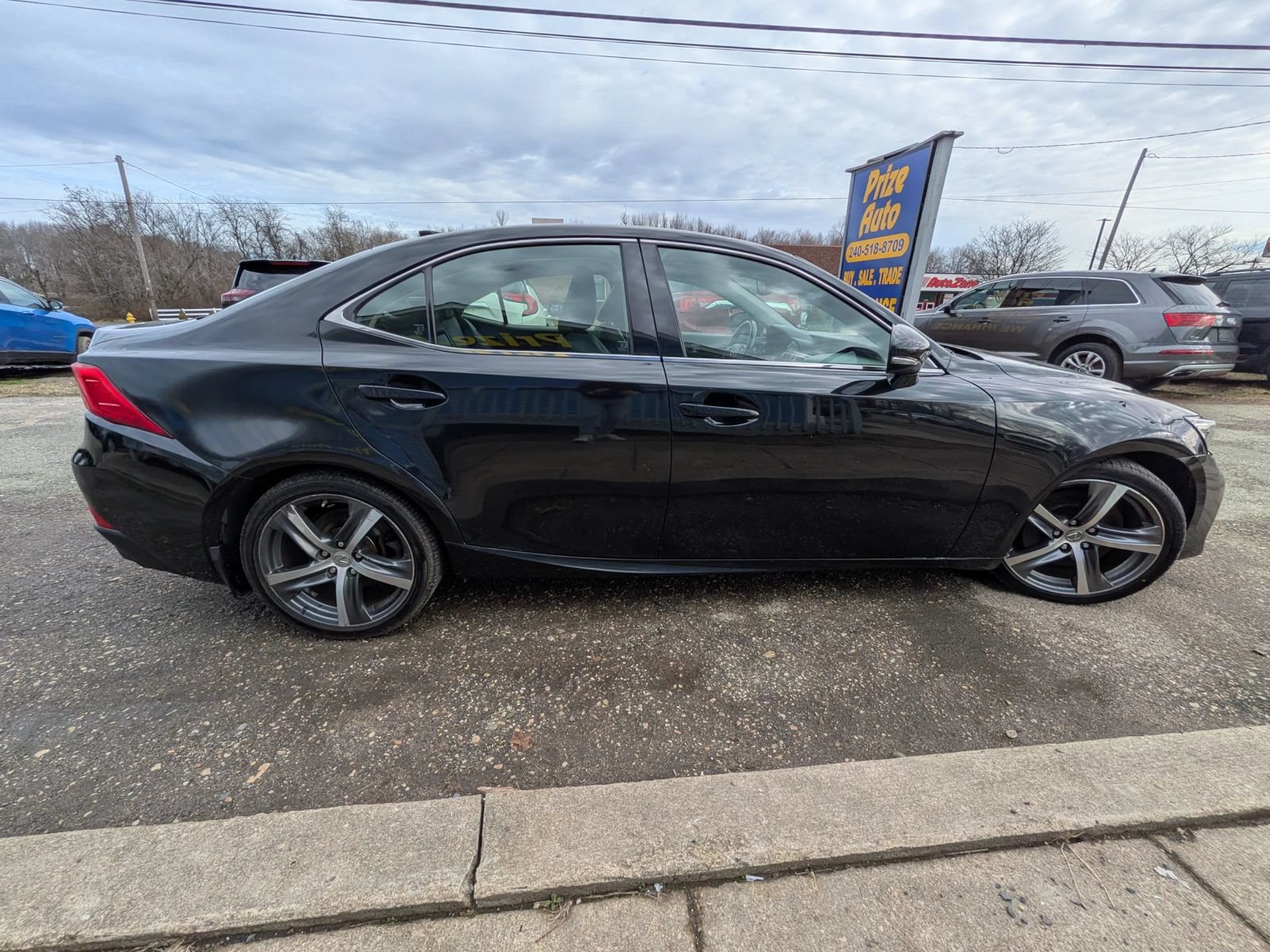Used 2017 Lexus IS 300 AWD w/ Premium Package image 7