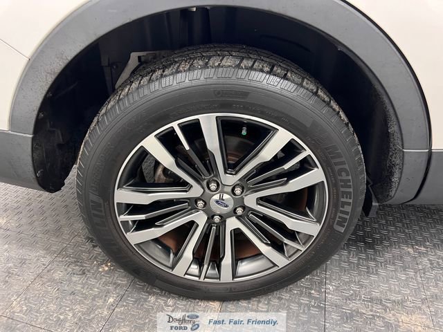 Used 2016 Ford Explorer Platinum image 15