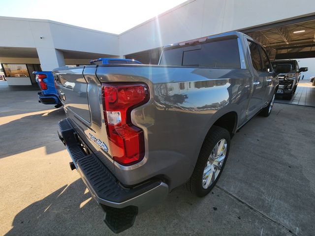 Used 2025 Chevrolet Silverado 1500 High Country w/ High Country Premium Package AWD/4WD image 4