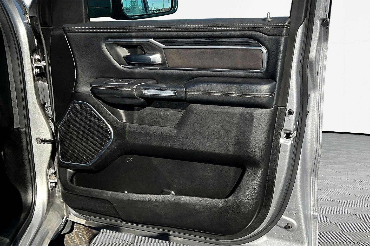 Used 2023 RAM 1500 Laramie AWD/4WD image 27