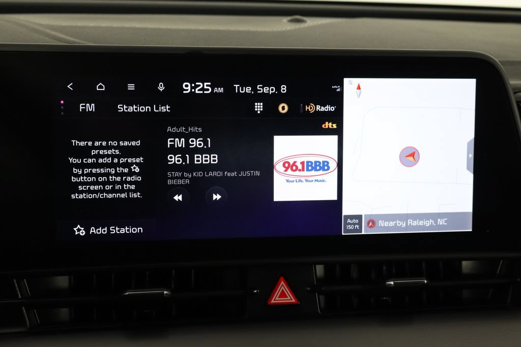 Used 2025 Kia Sportage EX FWD image 29