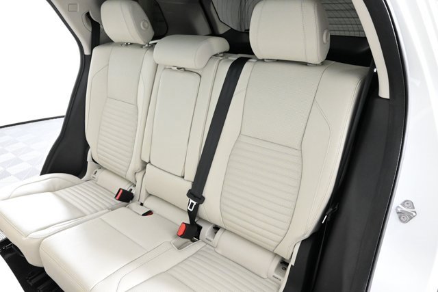 Used 2022 Land Rover Discovery Sport SE image 16