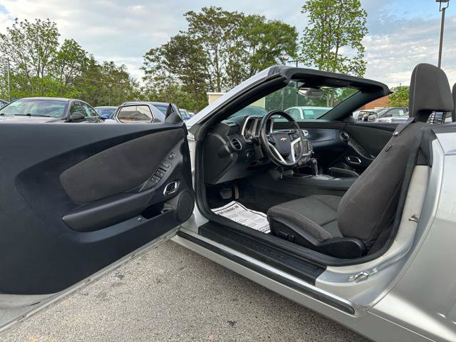 Used 2015 Chevrolet Camaro LT RWD image 11