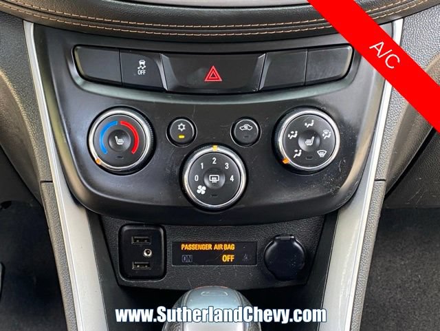 Used 2022 Chevrolet Trax LT w/ Premium Seat Package AWD/4WD image 28