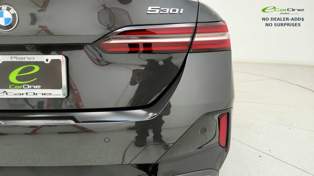 Used 2026 BMW 530i w/ M Sport Package RWD image 28