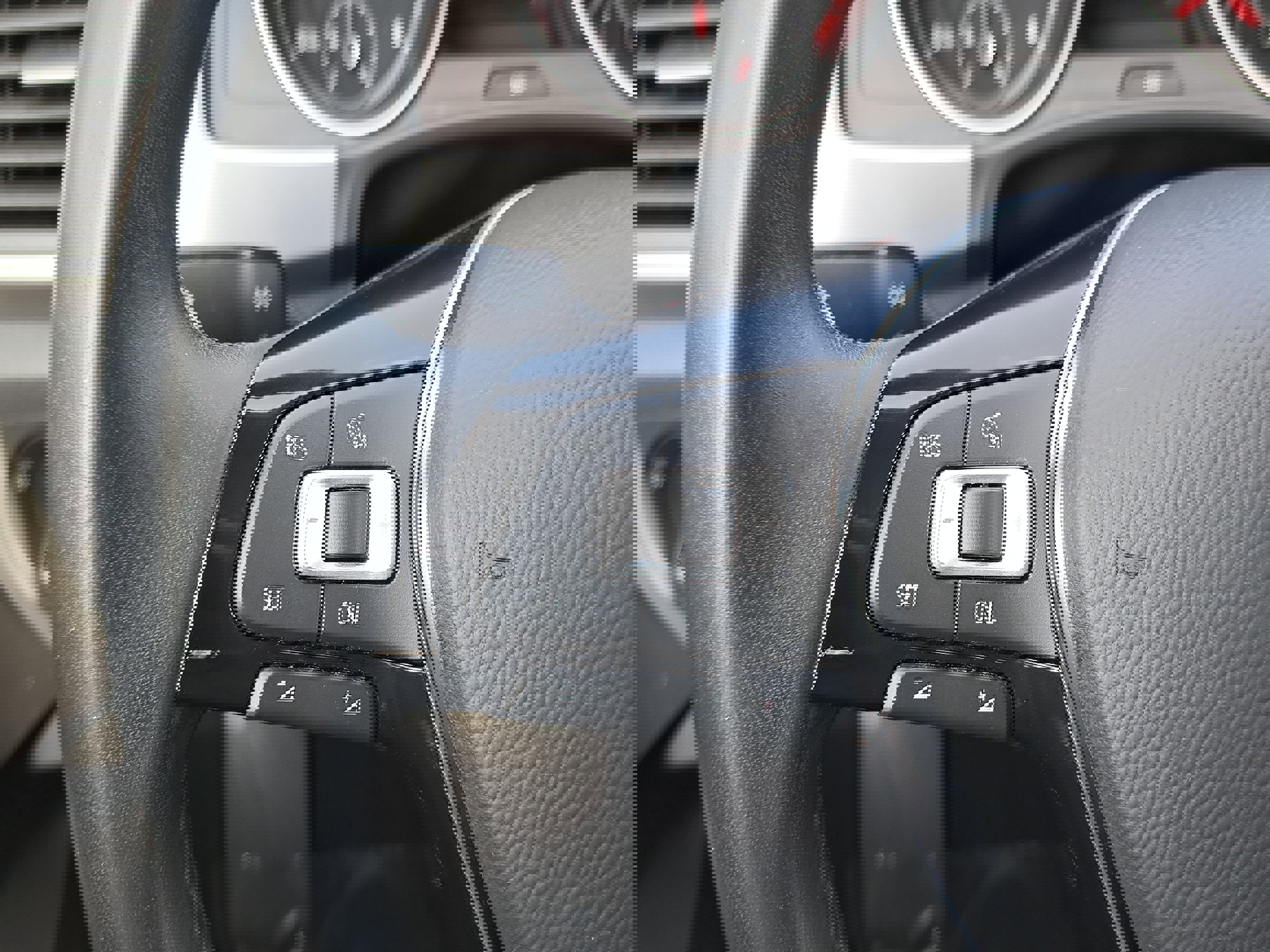 Used 2018 Volkswagen Atlas SE image 17