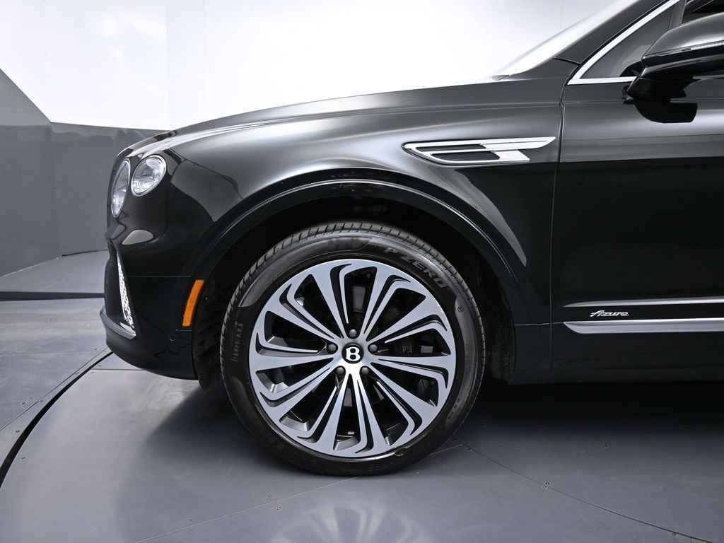 Used 2024 Bentley Bentayga AWD/4WD image 12