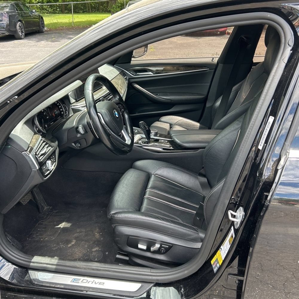 Used 2018 BMW 530e xDrive AWD/4WD image 10