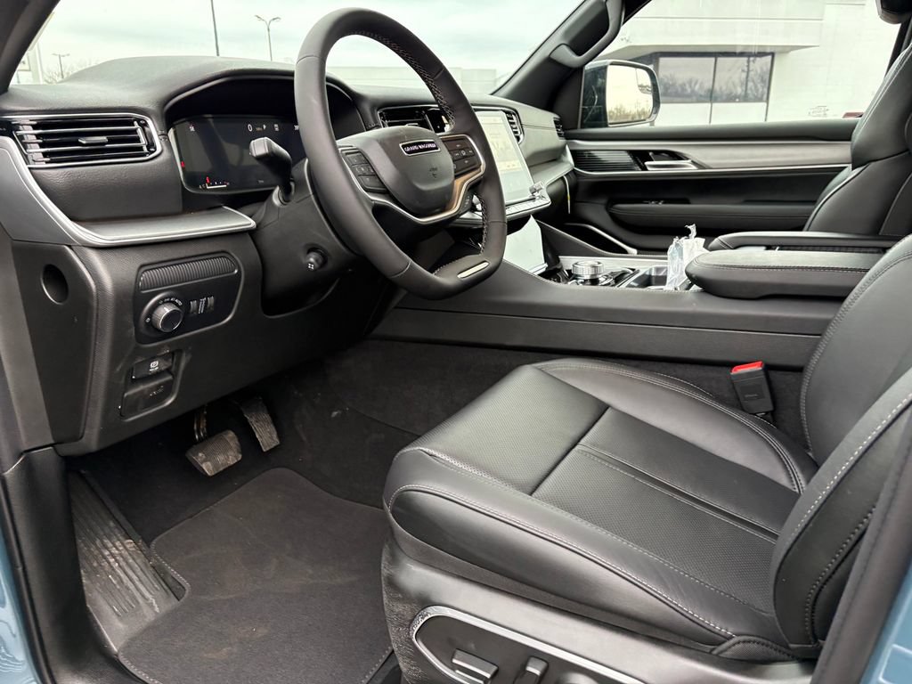 New 2026 Jeep Grand Wagoneer L Limited w/ Premium Group II AWD/4WD image 17
