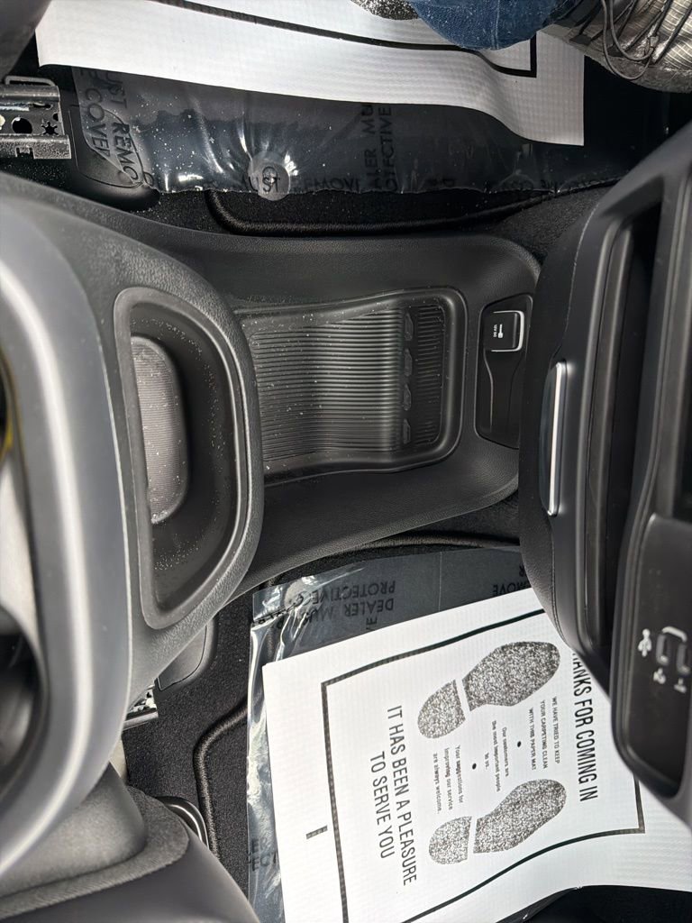 New 2026 Chrysler Pacifica Select image 22