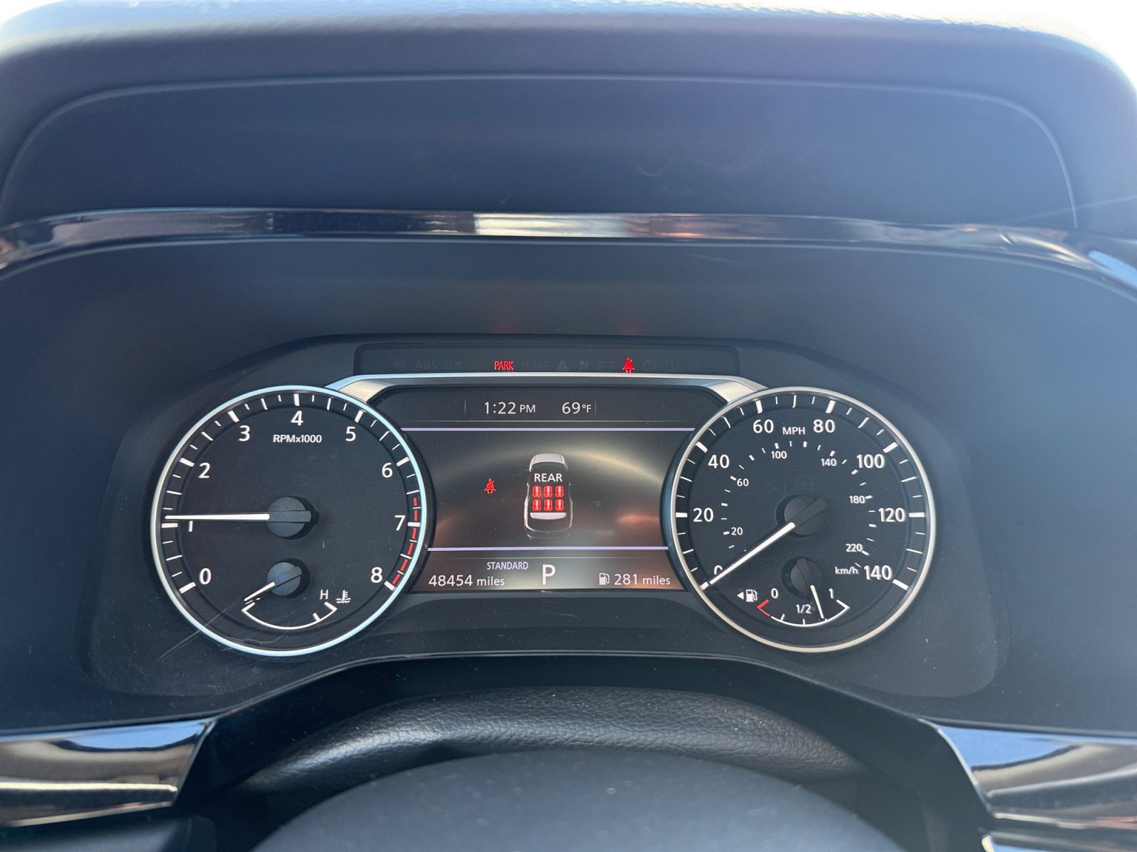 Used 2024 Nissan Pathfinder SV image 11