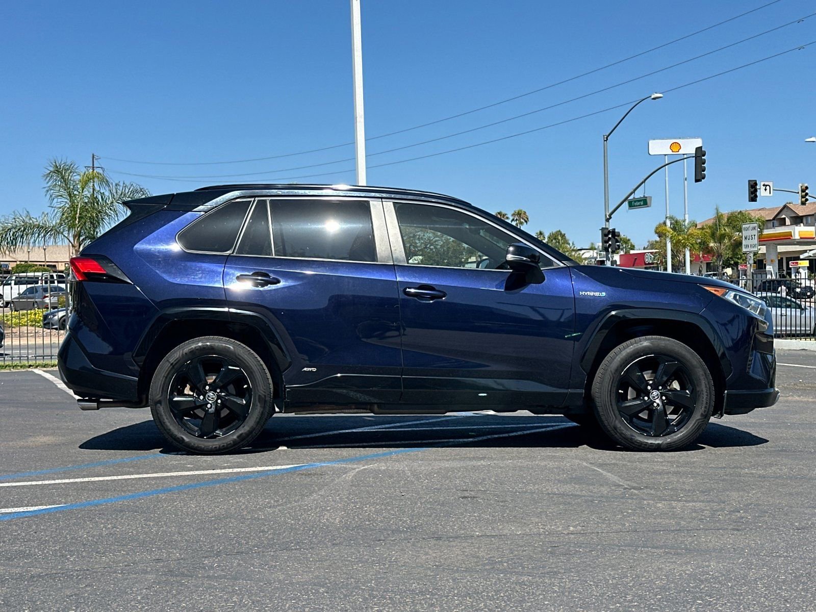 Used 2019 Toyota RAV4 XSE AWD/4WD image 6