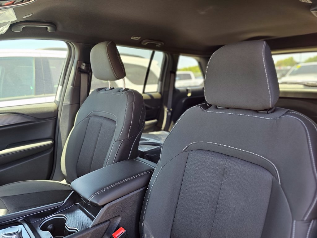 New 2026 Jeep Grand Cherokee Laredo RWD image 21