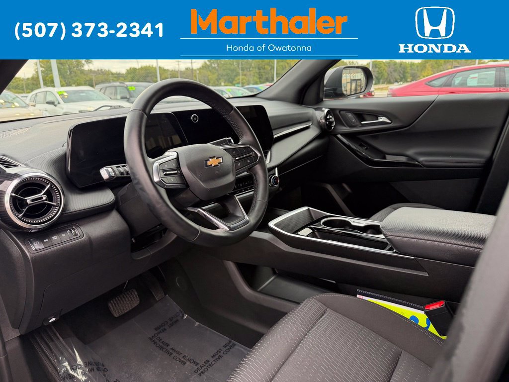Used 2025 Chevrolet Equinox LT AWD/4WD image 11