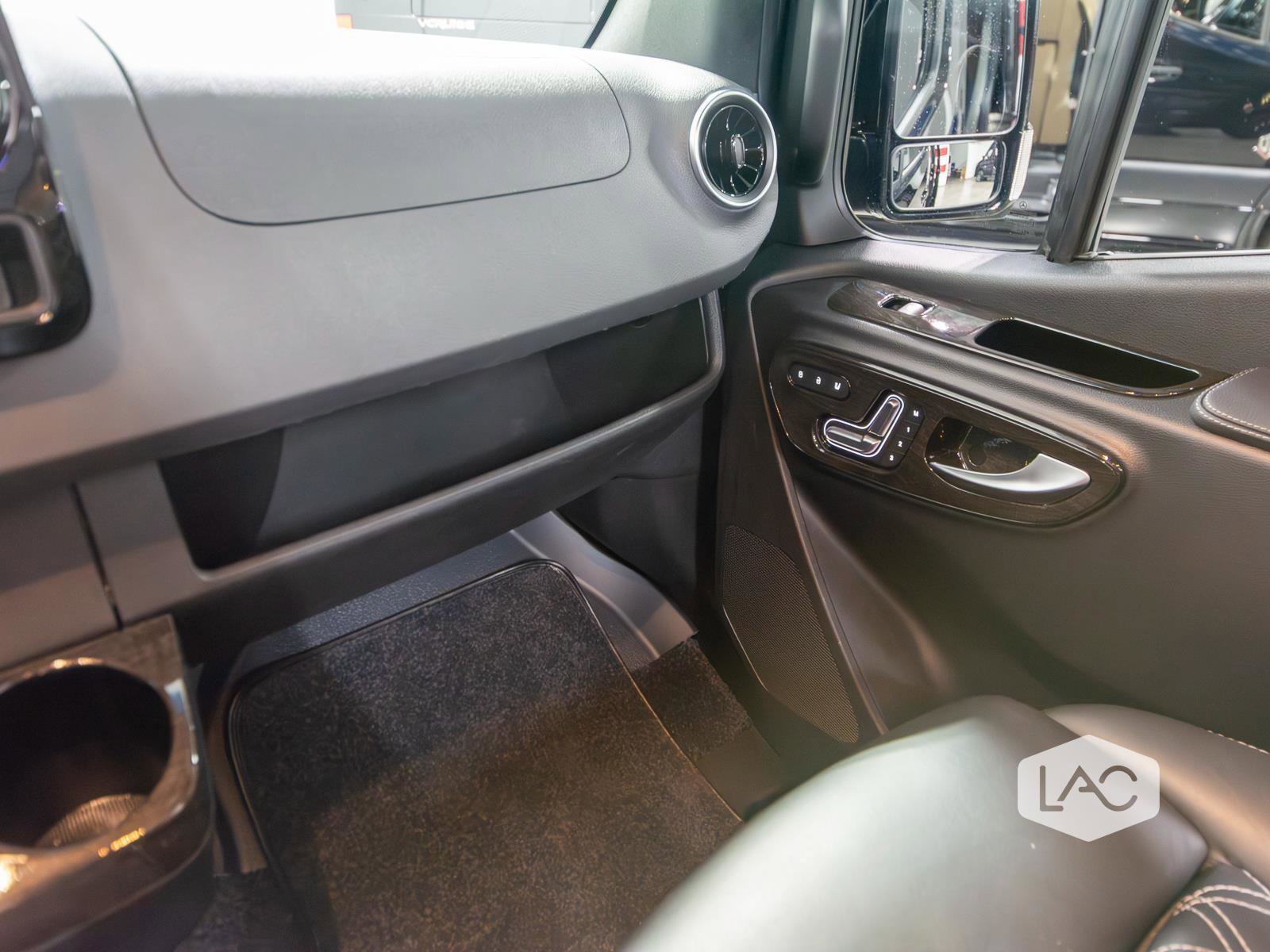 Used 2022 Mercedes-Benz Sprinter 2500 image 7