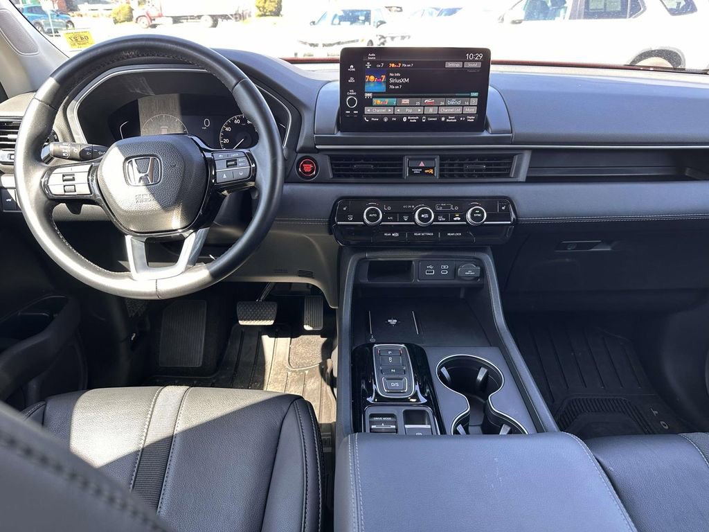 Used 2025 Honda Pilot EX-L image 16