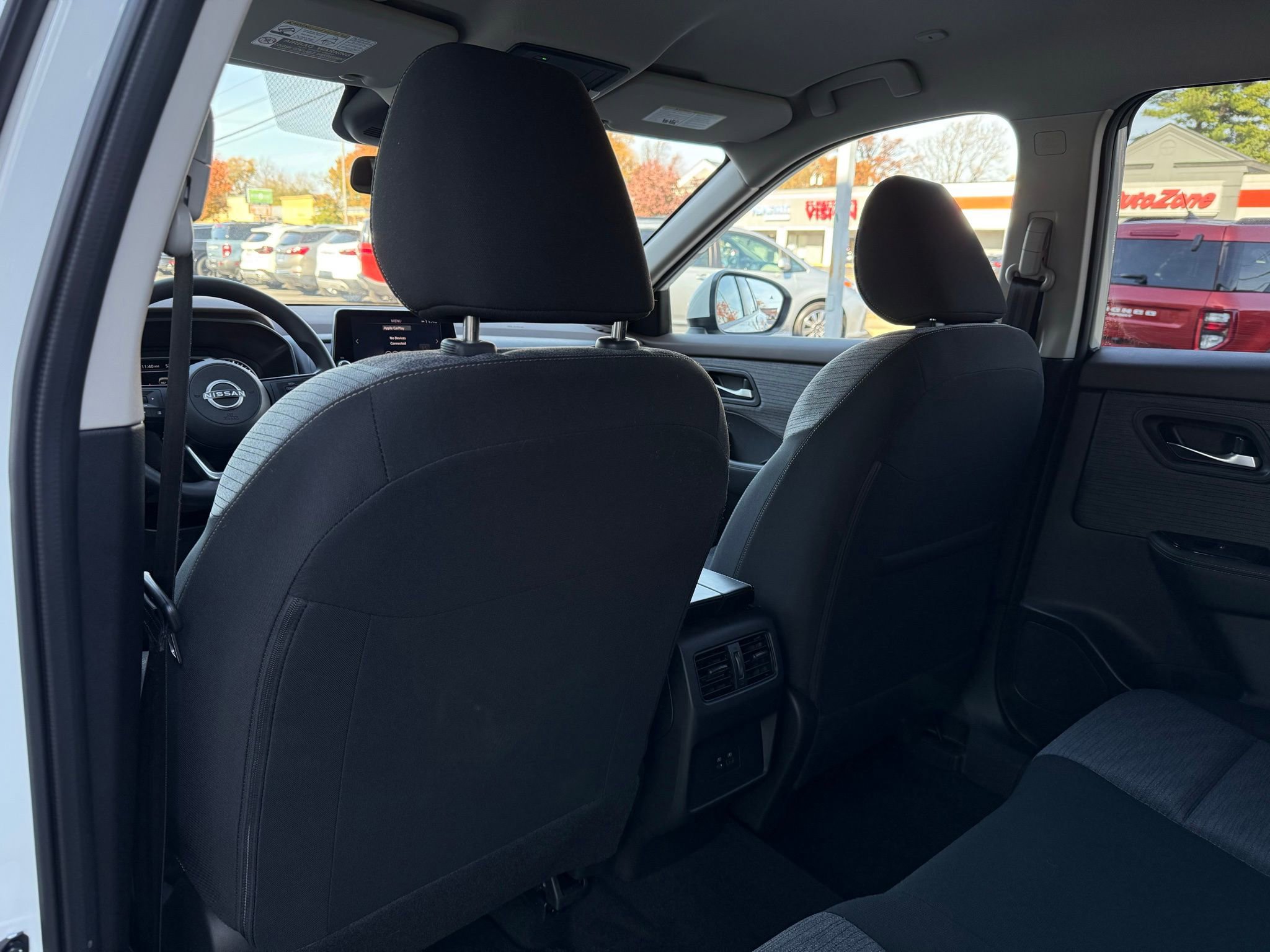 Used 2023 Nissan Rogue SV image 33