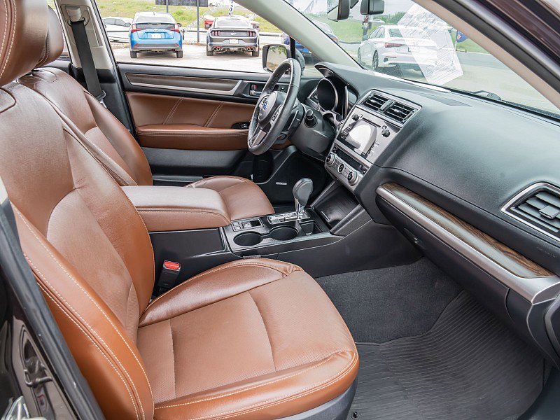 Used 2017 Subaru Outback 2.5i Touring w/ Popular Package #5A AWD/4WD image 18