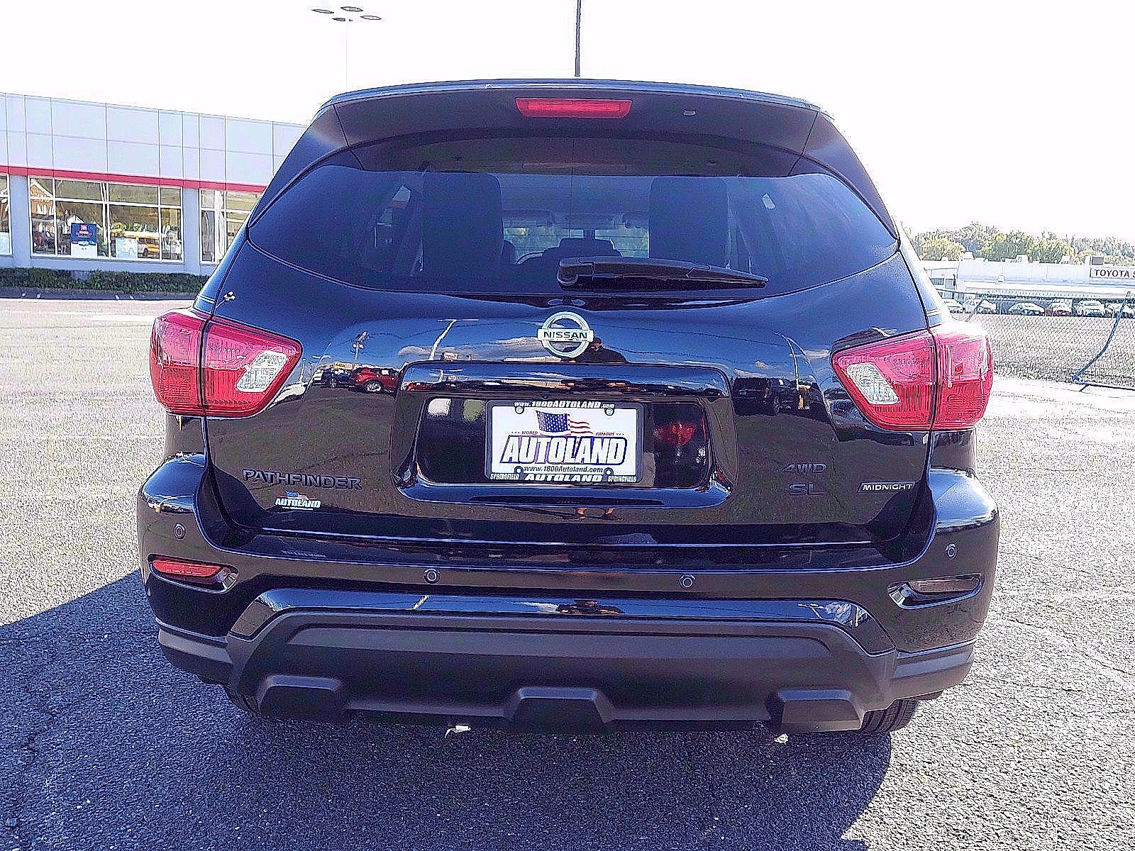 Used 2018 Nissan Pathfinder SL w/ Midnight Edition Package AWD/4WD image 5