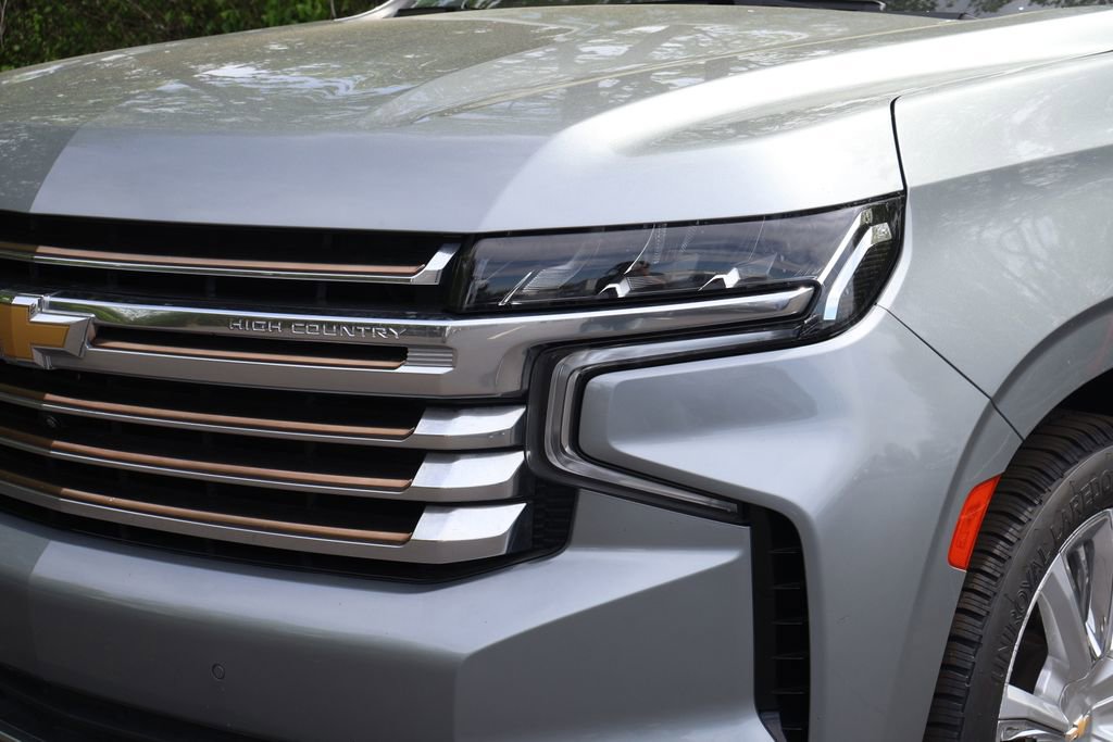 Used 2024 Chevrolet Suburban High Country w/ Max Trailering Package AWD/4WD image 3