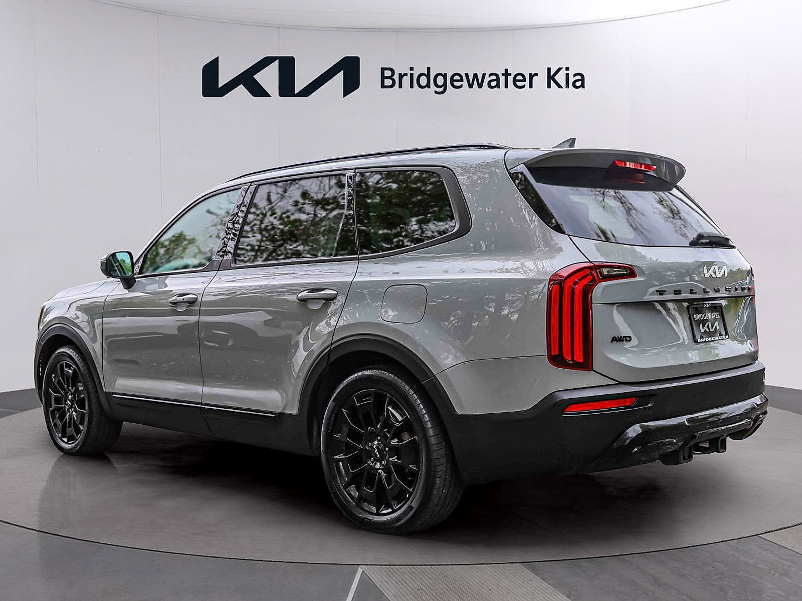 Certified 2022 Kia Telluride EX w/ EX Premium Package AWD/4WD image 4