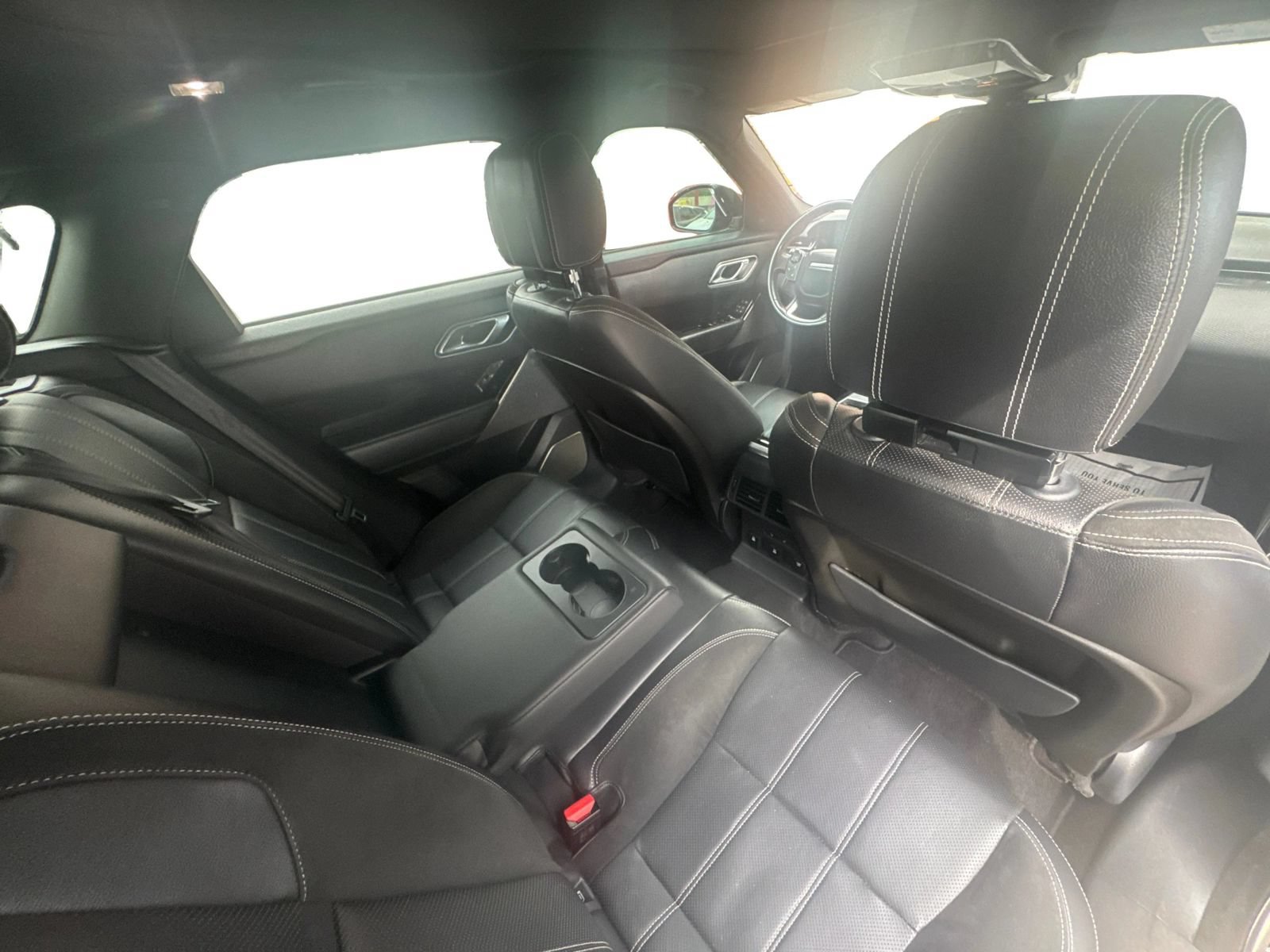 Used 2018 Land Rover Range Rover Velar R-Dynamic SE AWD/4WD image 14