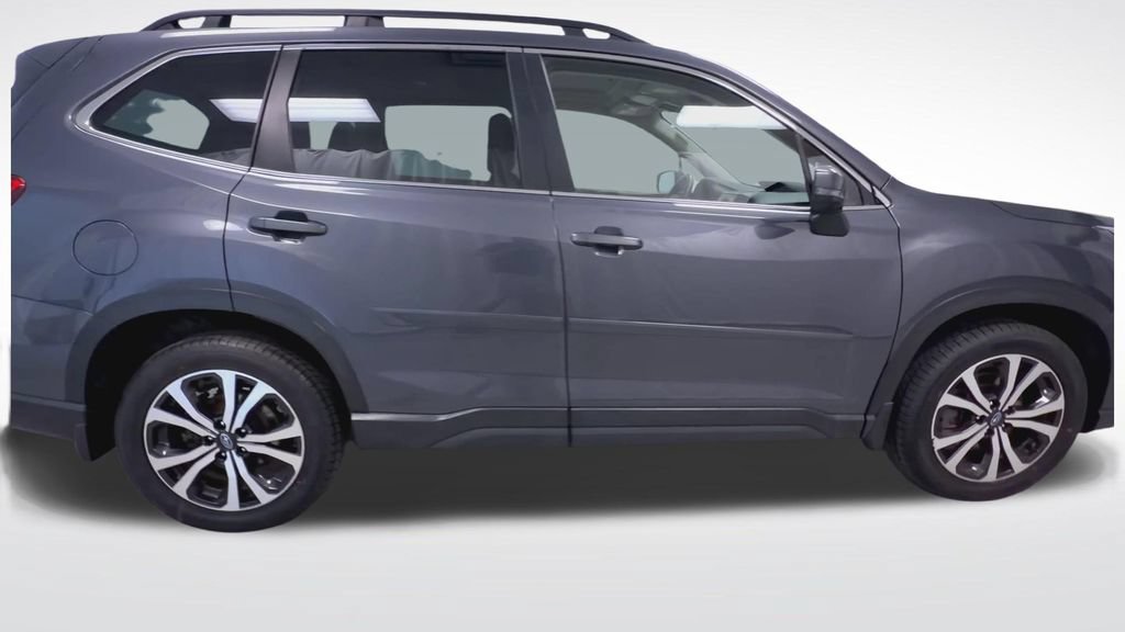 Used 2023 Subaru Forester Limited AWD/4WD image 9