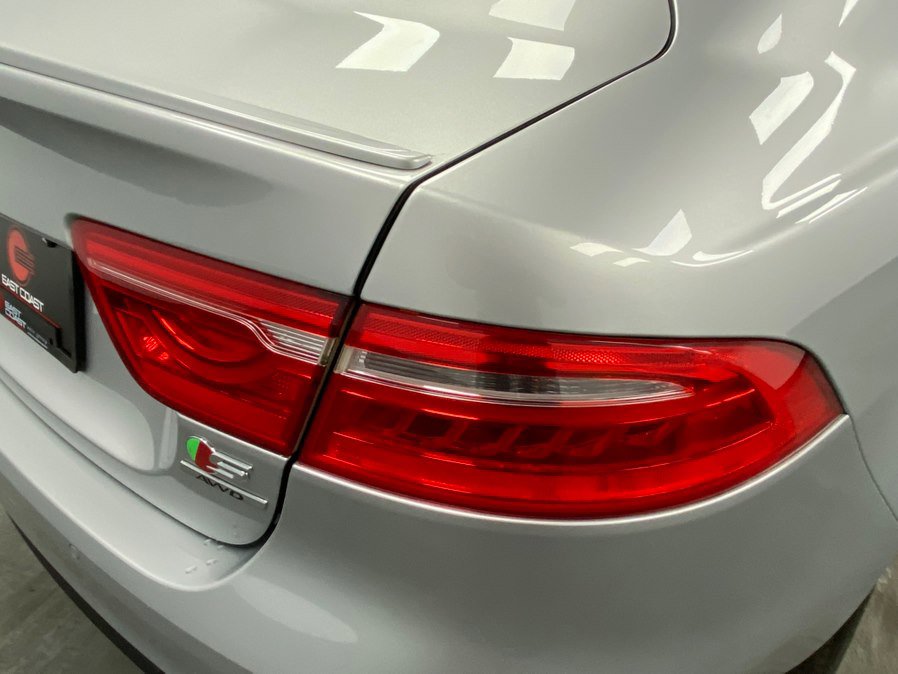 Used 2018 Jaguar XE S image 14