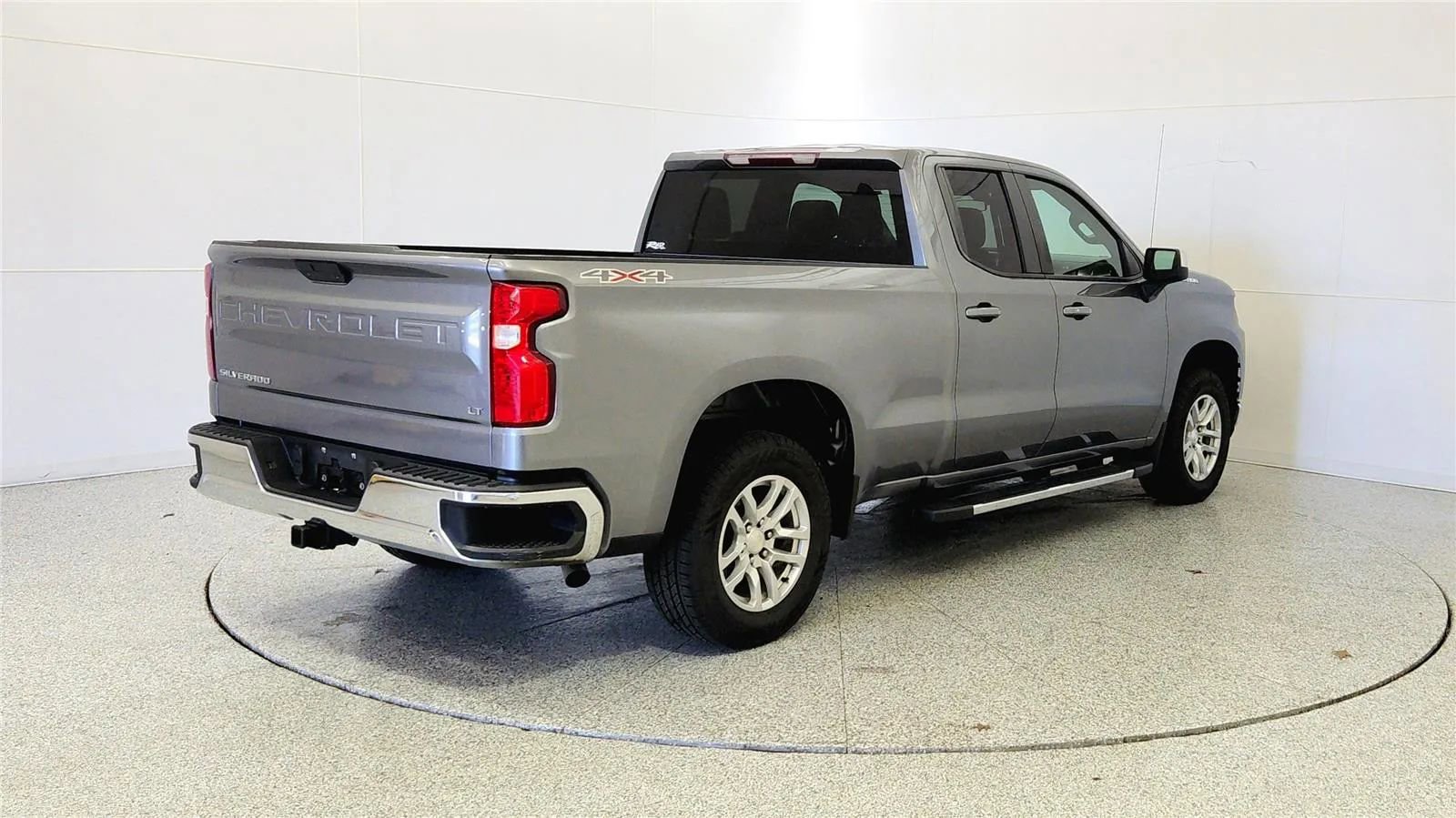 Used 2021 Chevrolet Silverado 1500 LT AWD/4WD image 7