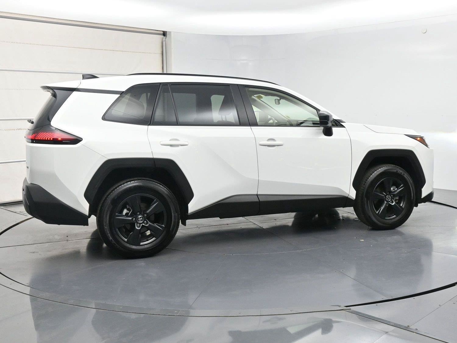 Used 2026 Toyota RAV4 LE AWD/4WD image 27