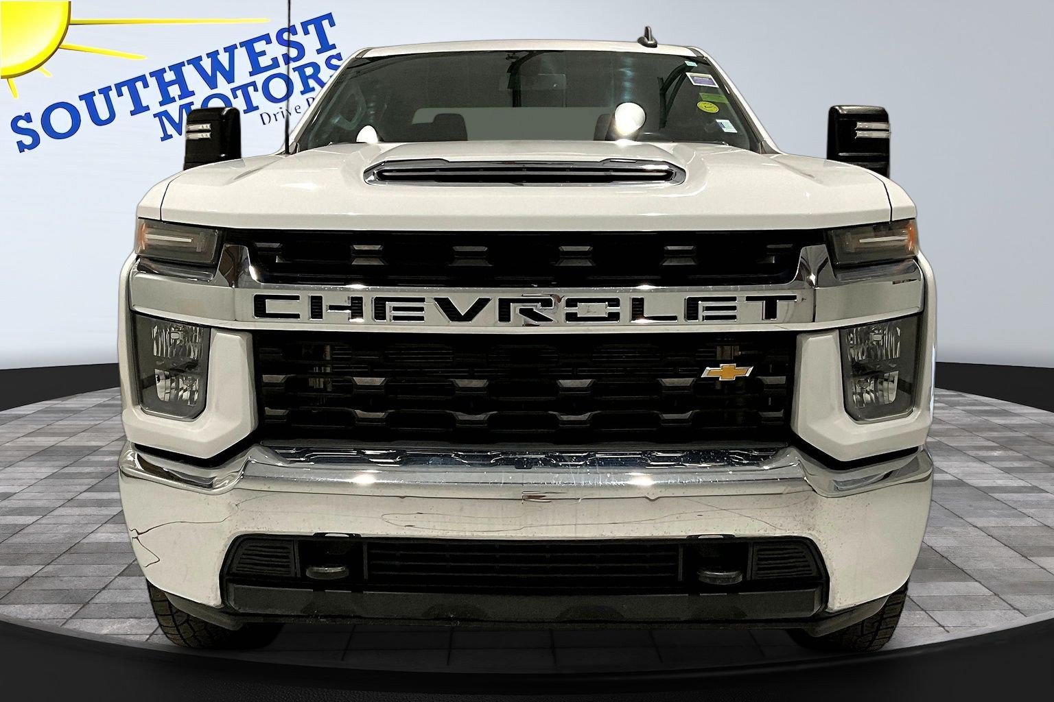 Used 2022 Chevrolet Silverado 2500 LT w/ Fleet Comfort Package AWD/4WD image 2