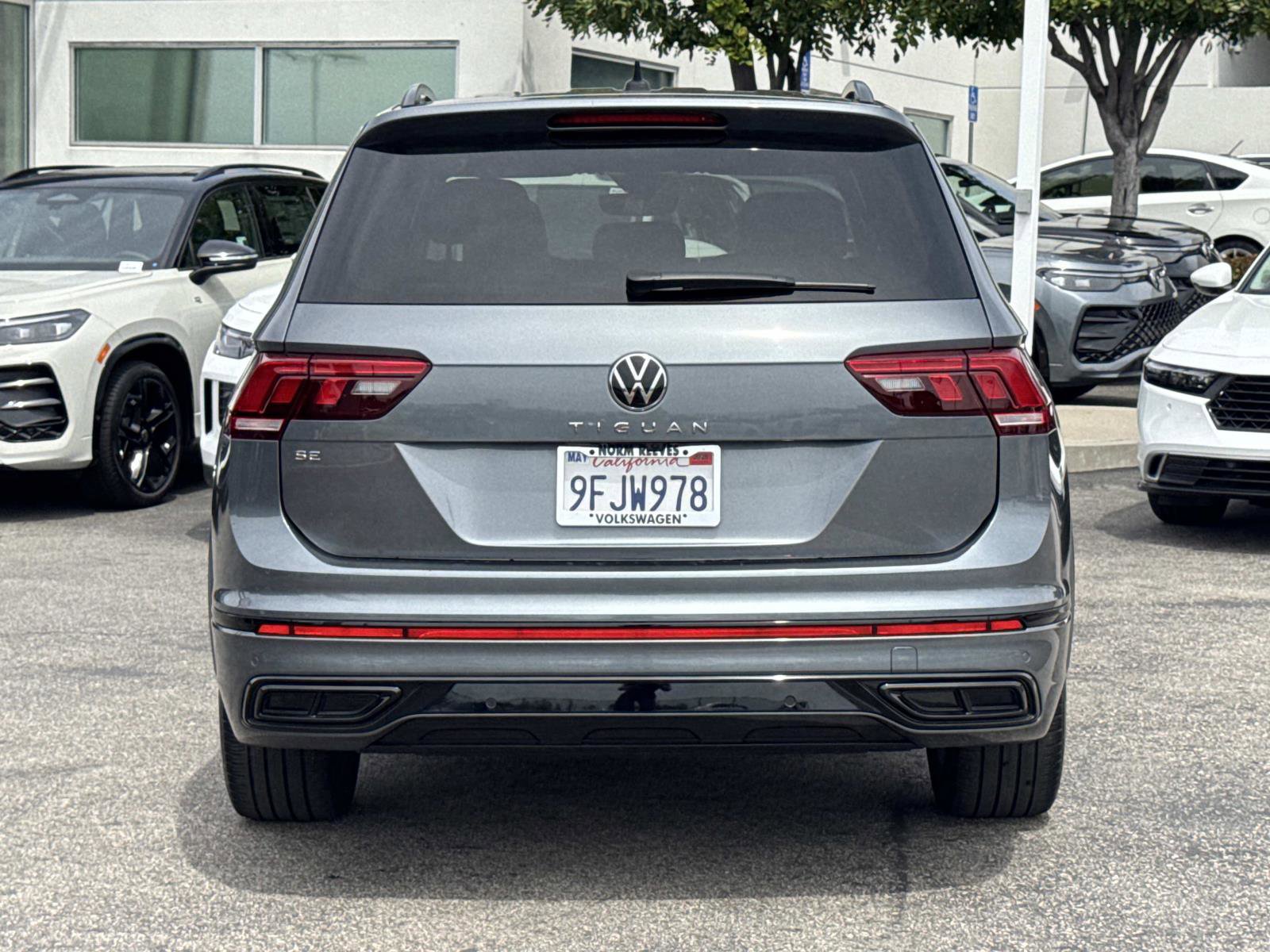 Certified 2023 Volkswagen Tiguan SE R-Line image 4