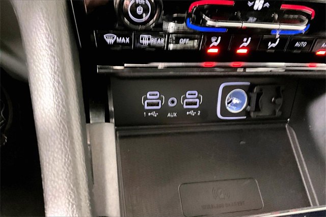 Used 2025 Jeep Grand Cherokee Altitude w/ Trailer Tow Package image 16