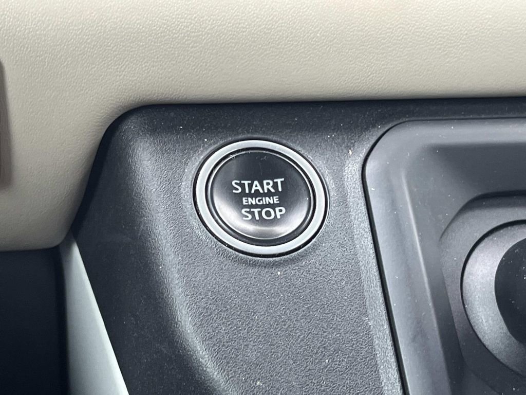 Used 2021 Land Rover Defender 110 X-Dynamic HSE image 32