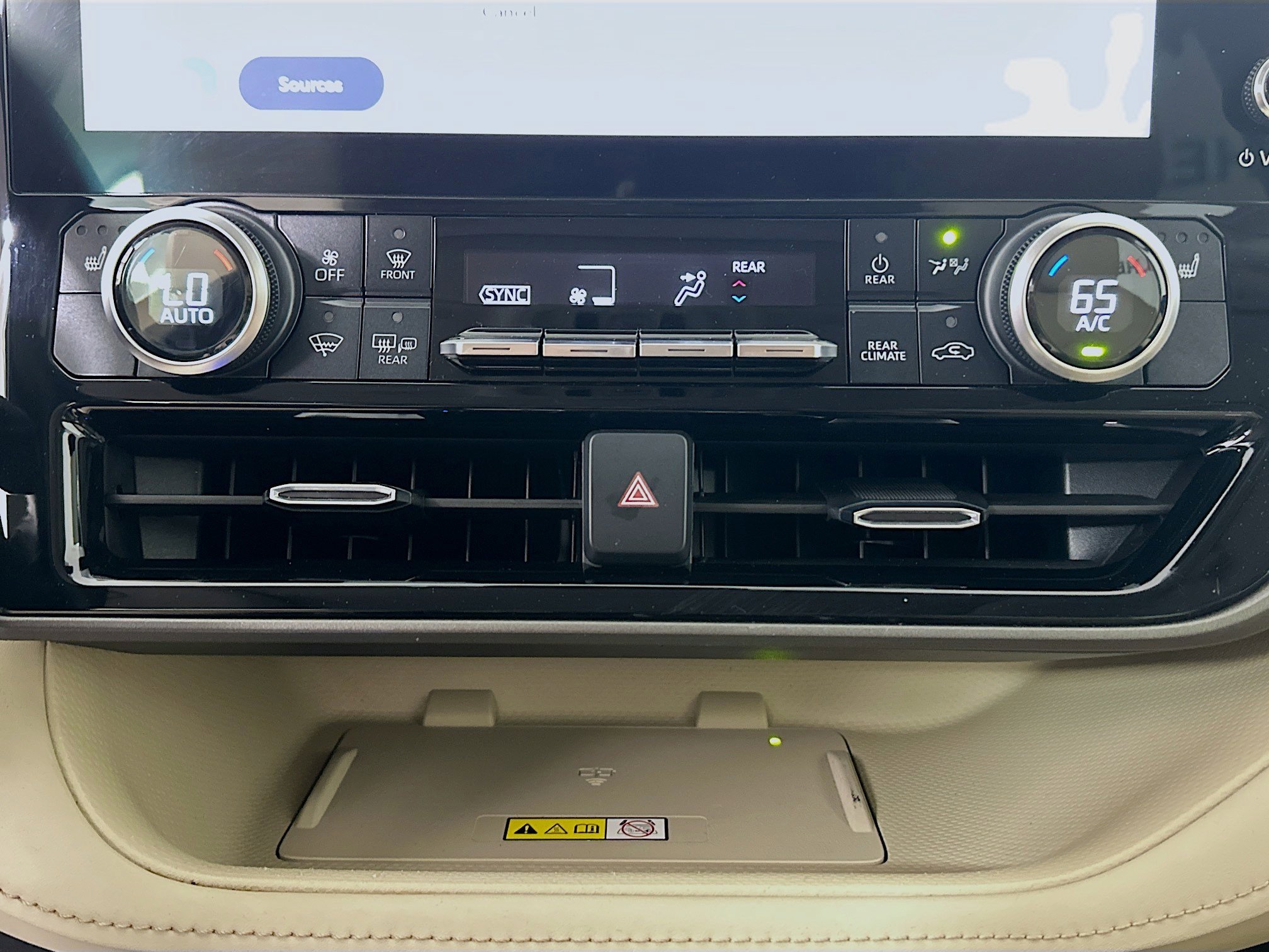 Used 2023 Toyota Highlander XLE image 23