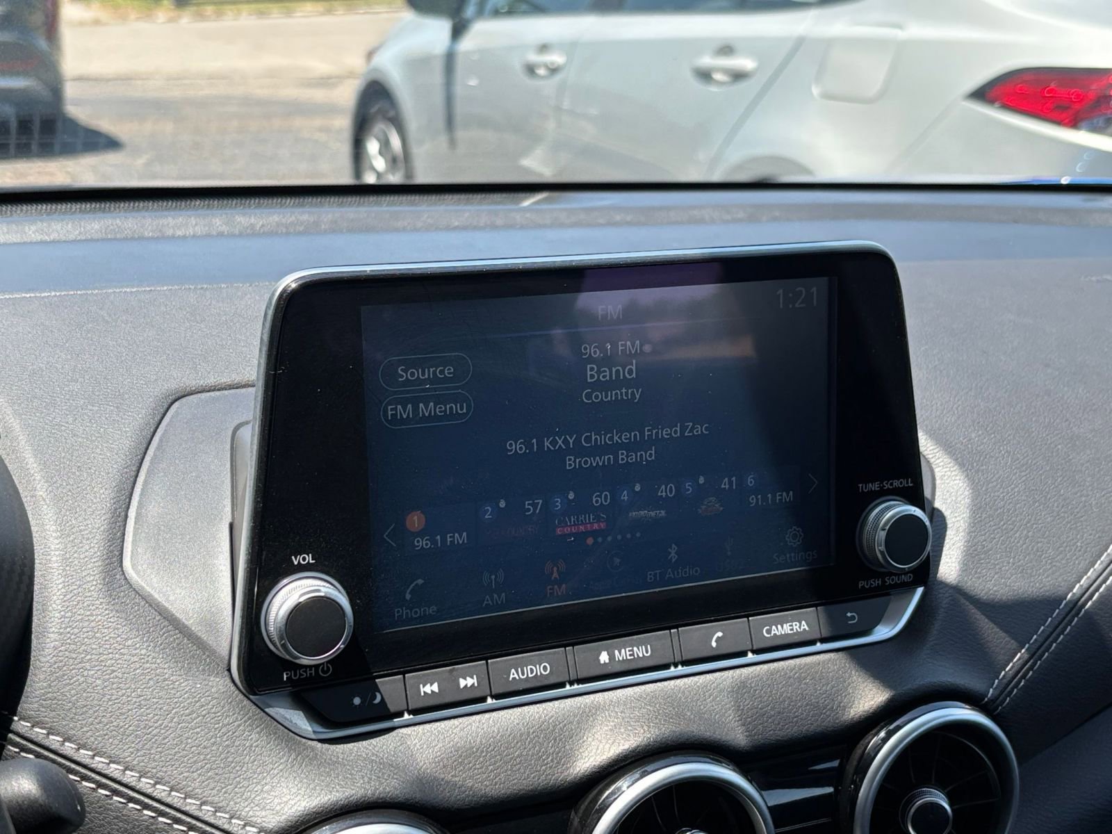 Used 2025 Nissan Sentra SV FWD image 20