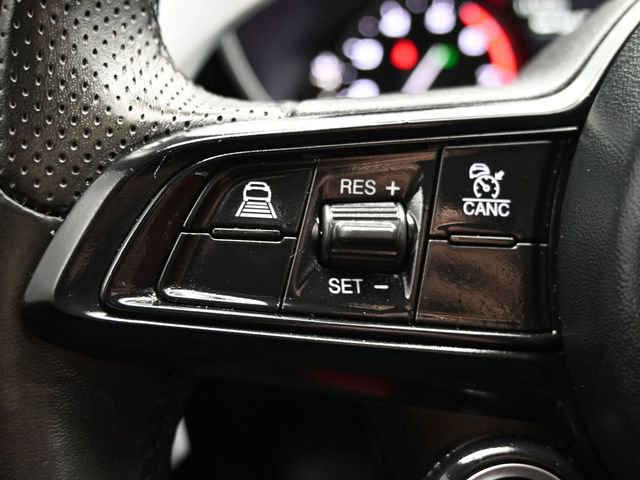 Used 2023 Alfa Romeo Giulia Veloce RWD image 24