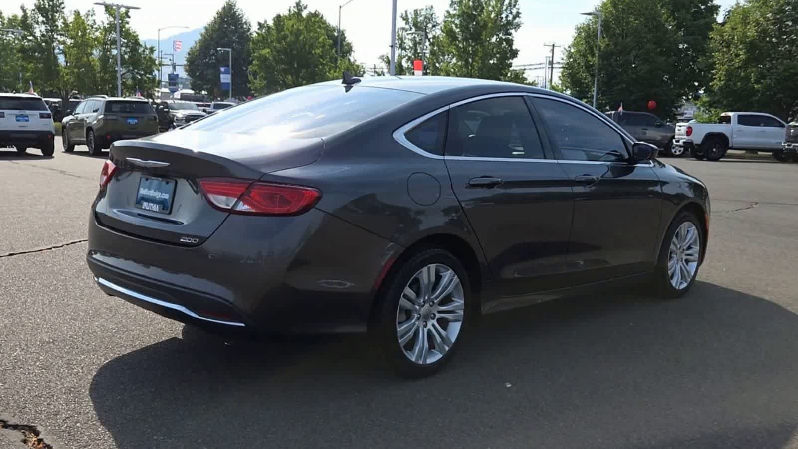 Used 2015 Chrysler 200 Limited w/ Spring Special Group FWD image 8