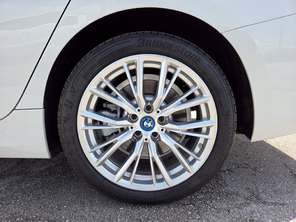 Used 2023 BMW 330e w/ Driving Assistance Package RWD image 20