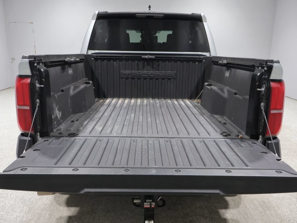 Used 2025 Toyota Tacoma SR w/ SR Upgrade Package AWD/4WD image 4