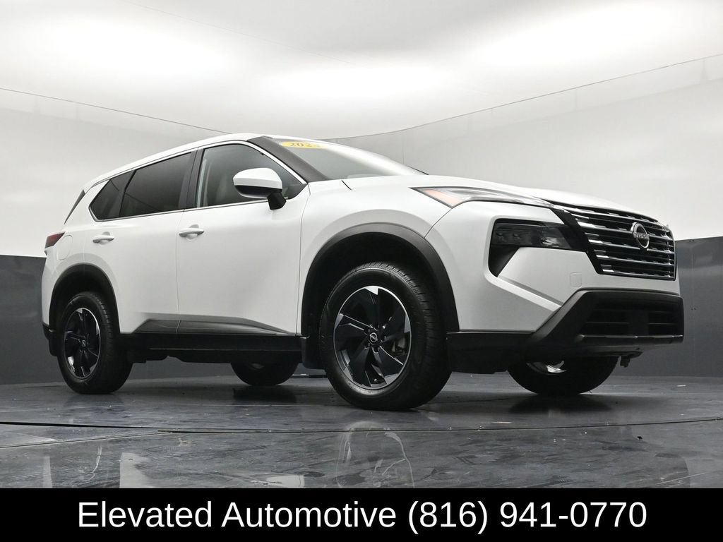 Used 2024 Nissan Rogue SV AWD/4WD image 31