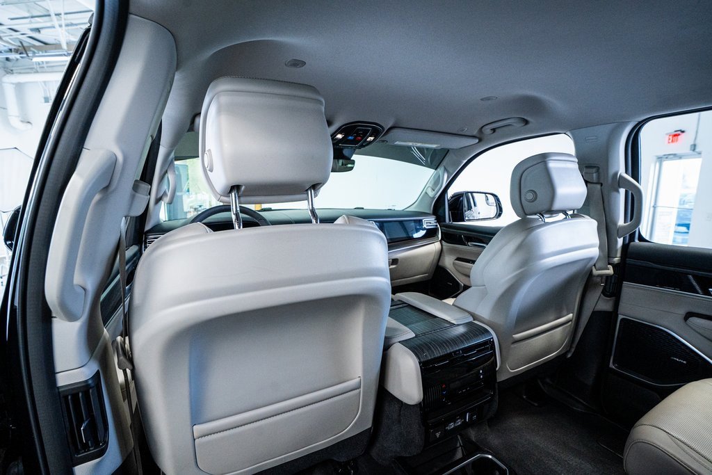 Used 2023 Jeep Wagoneer Series III w/ Preferred Equipment Group image 56