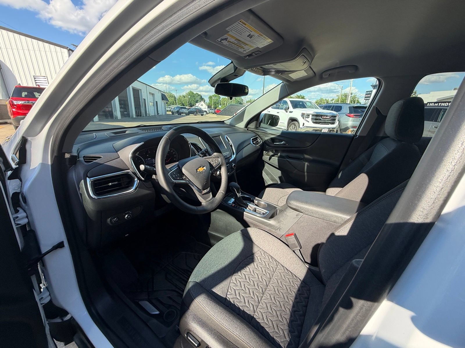Used 2024 Chevrolet Equinox LT w/ LPO, Floor Liner Package FWD image 18