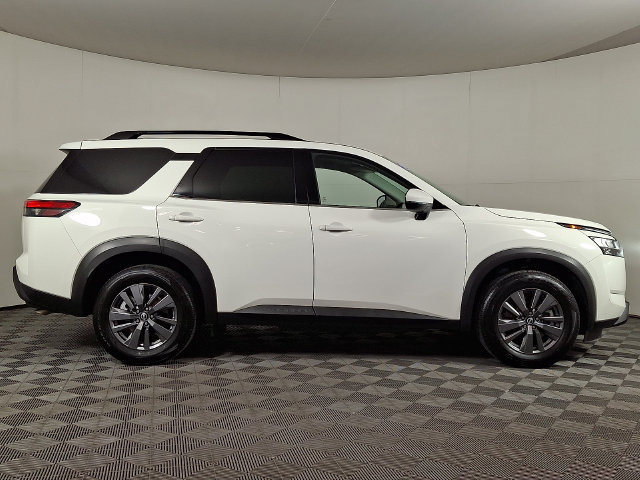 Used 2022 Nissan Pathfinder SV AWD/4WD image 10