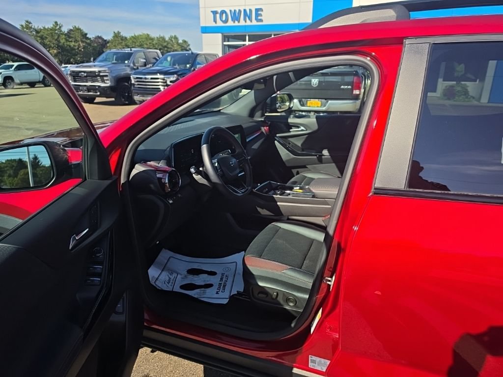 Used 2025 Chevrolet Equinox RS w/ Safety and Technology Package FWD image 12