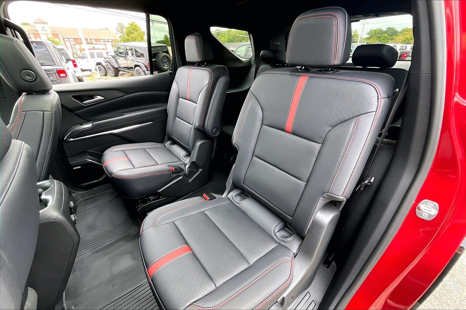 Used 2026 Chevrolet Traverse RS w/ LPO, Floor Liner Package AWD/4WD image 22
