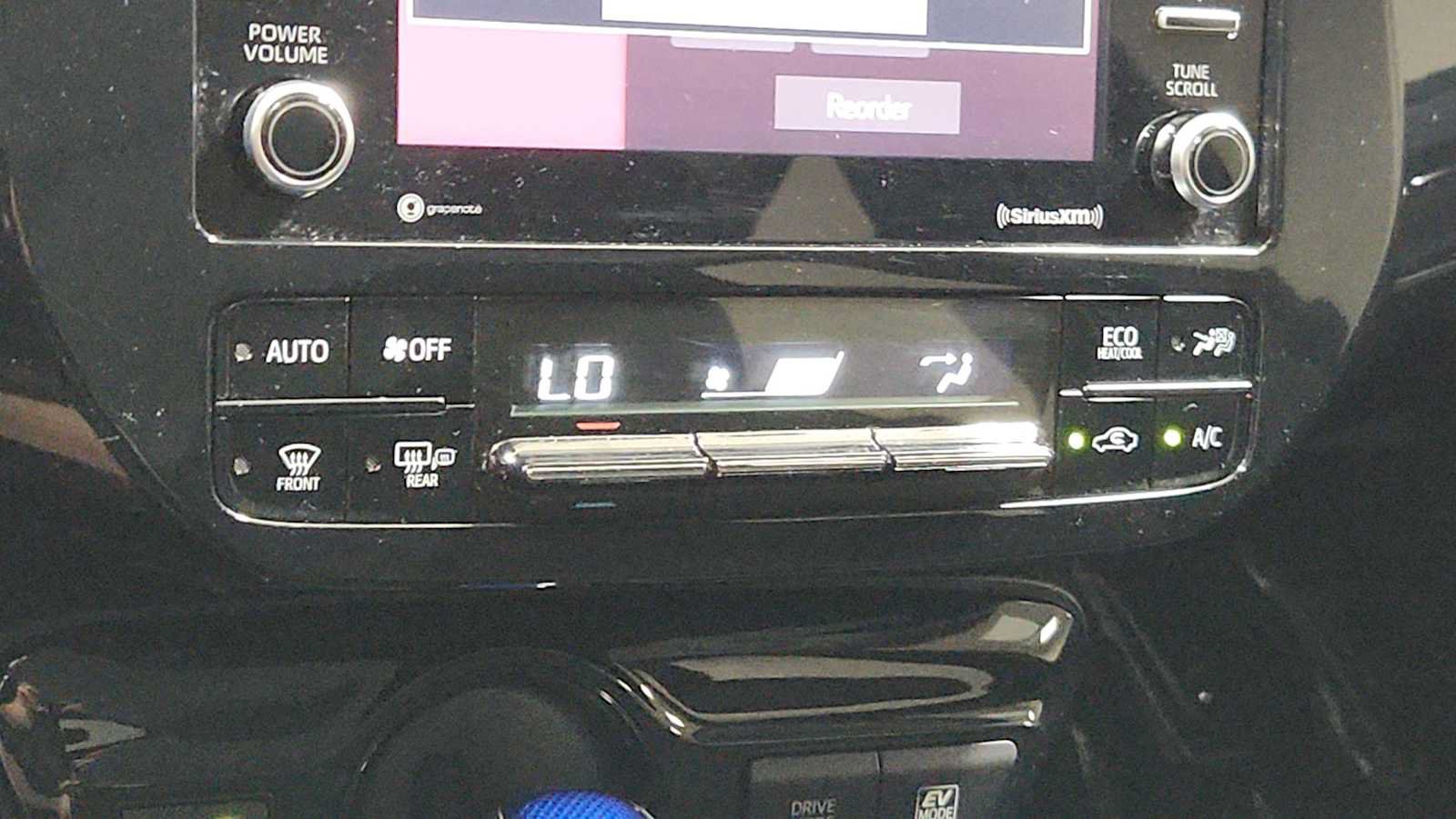 Certified 2021 Toyota Prius LE AWD/4WD image 21
