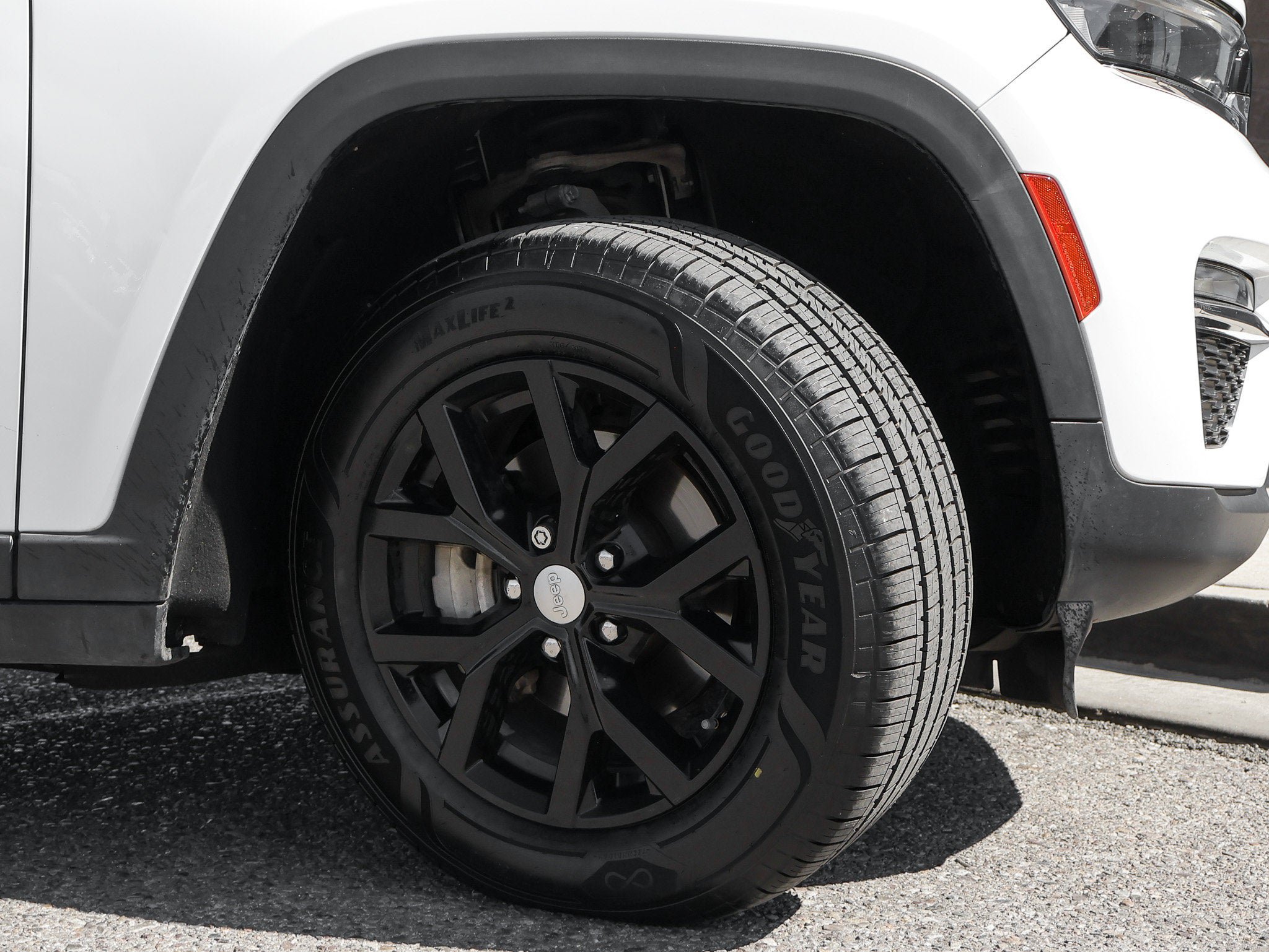 Used 2023 Jeep Grand Cherokee Limited AWD/4WD image 13