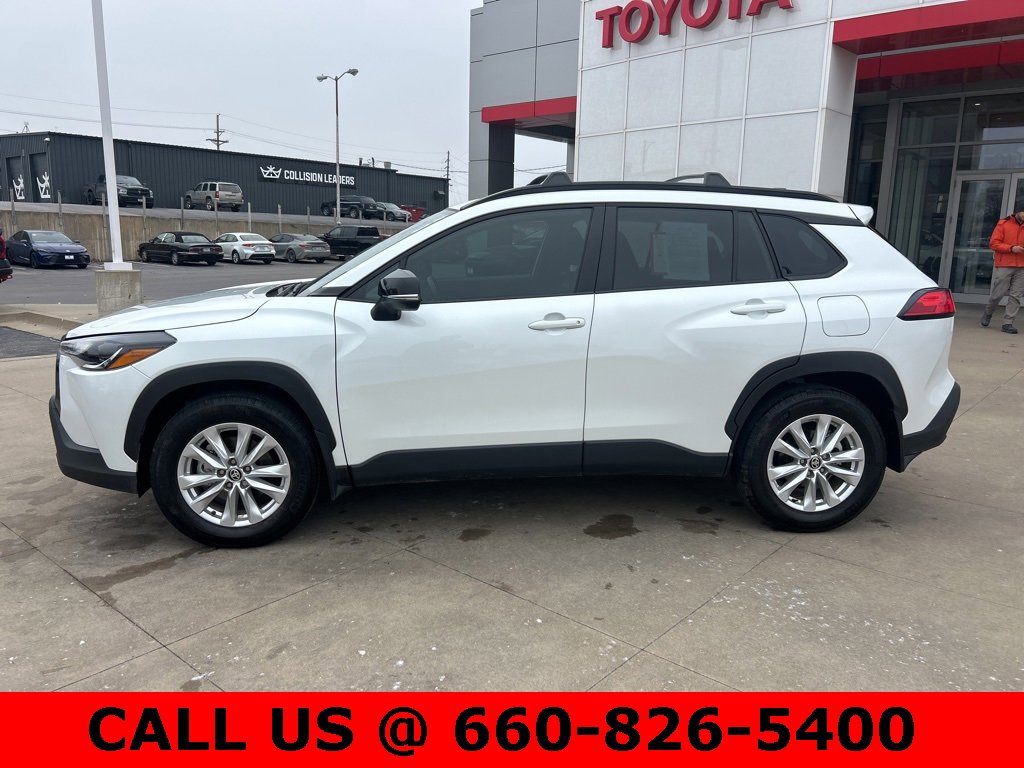 Certified 2025 Toyota Corolla Cross LE image 9